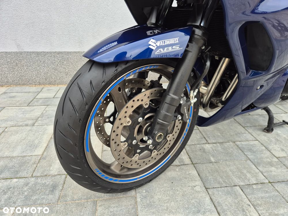 Suzuki GSX - 14