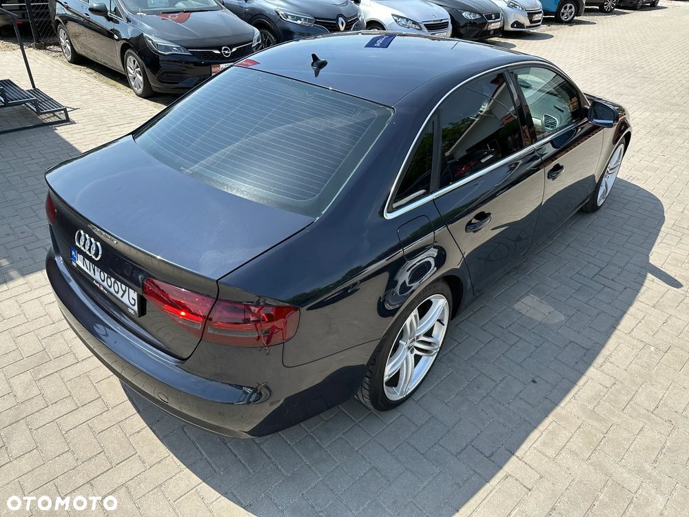 Audi A4 Limousine - 36