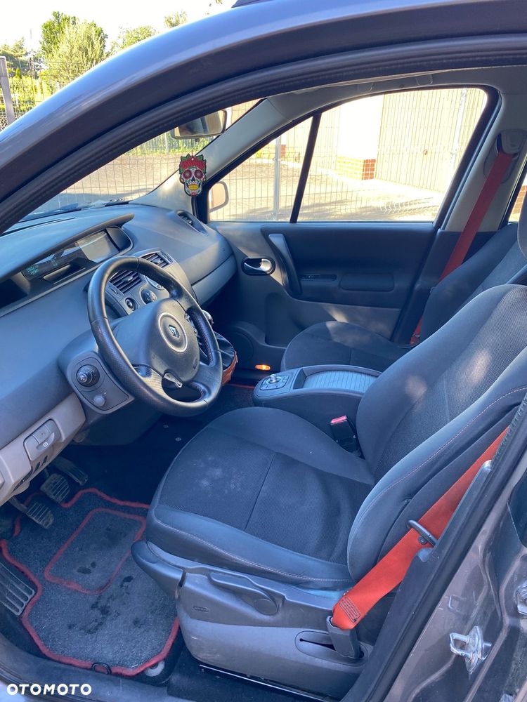 Renault Scenic 1.9 dCi FAP Conquest - 21