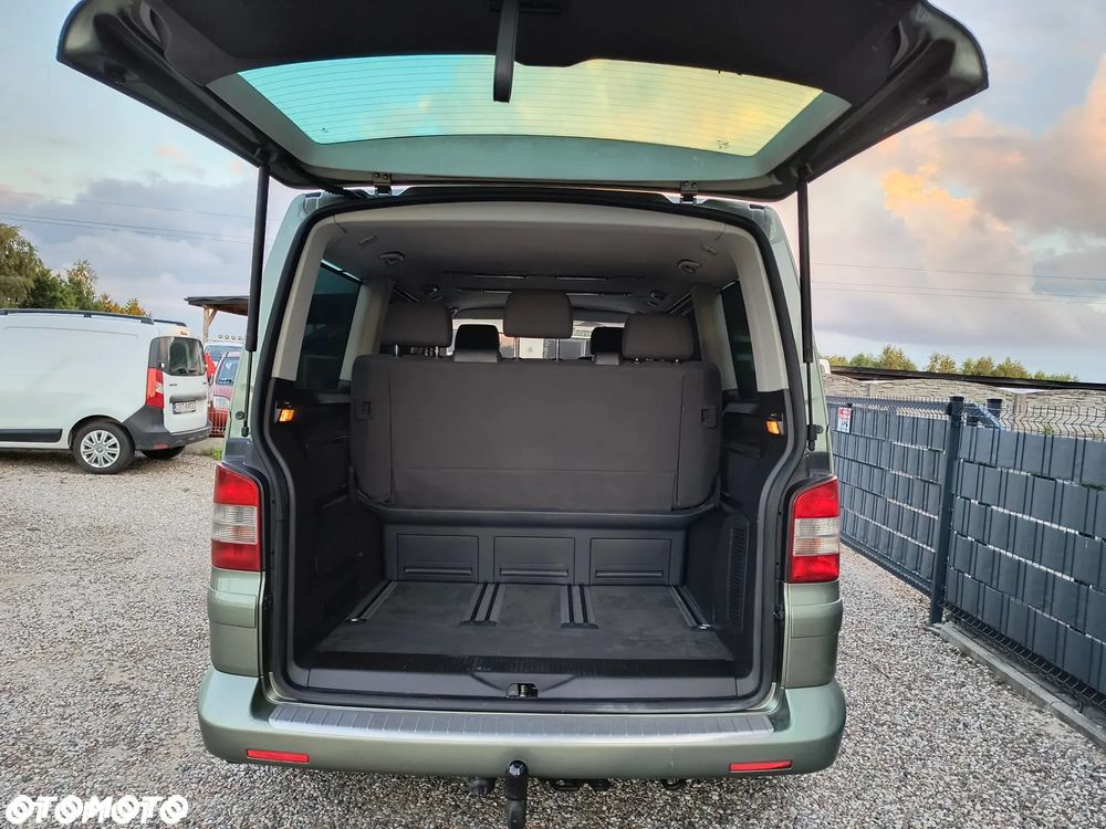 Volkswagen Multivan - 15