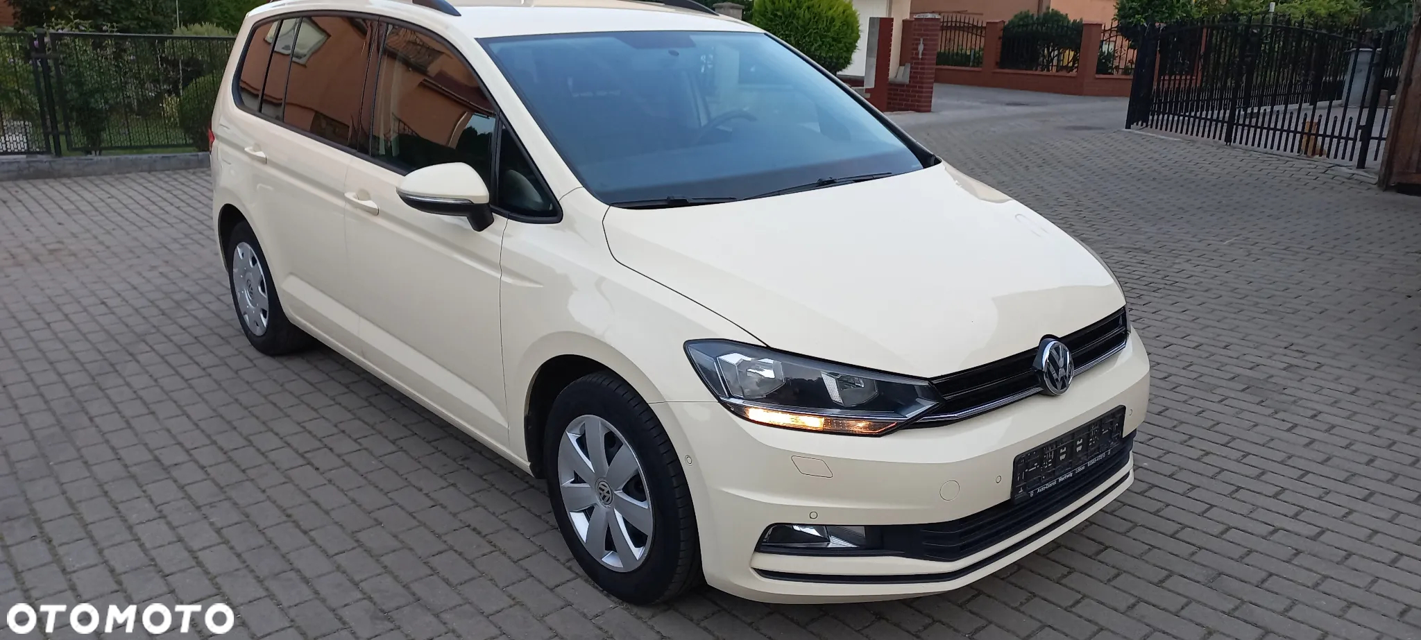 Volkswagen Touran - 2
