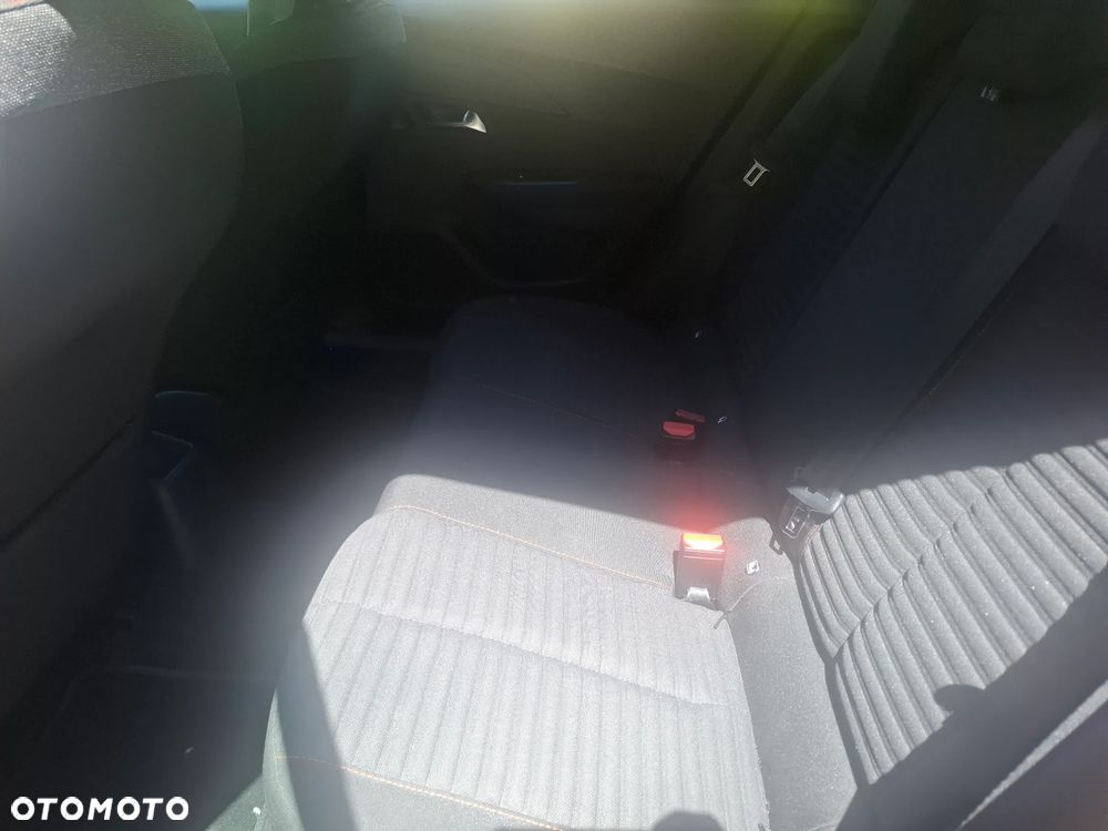 Peugeot 2008 - 9