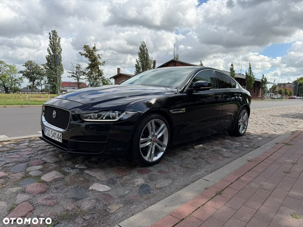 Jaguar XE 2.0 T Prestige - 8