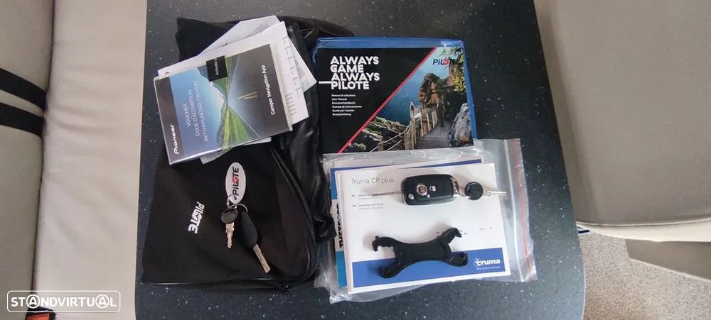 Pilote Expression P746C - IVA descriminado - C. central - Cx. AT9 - 33