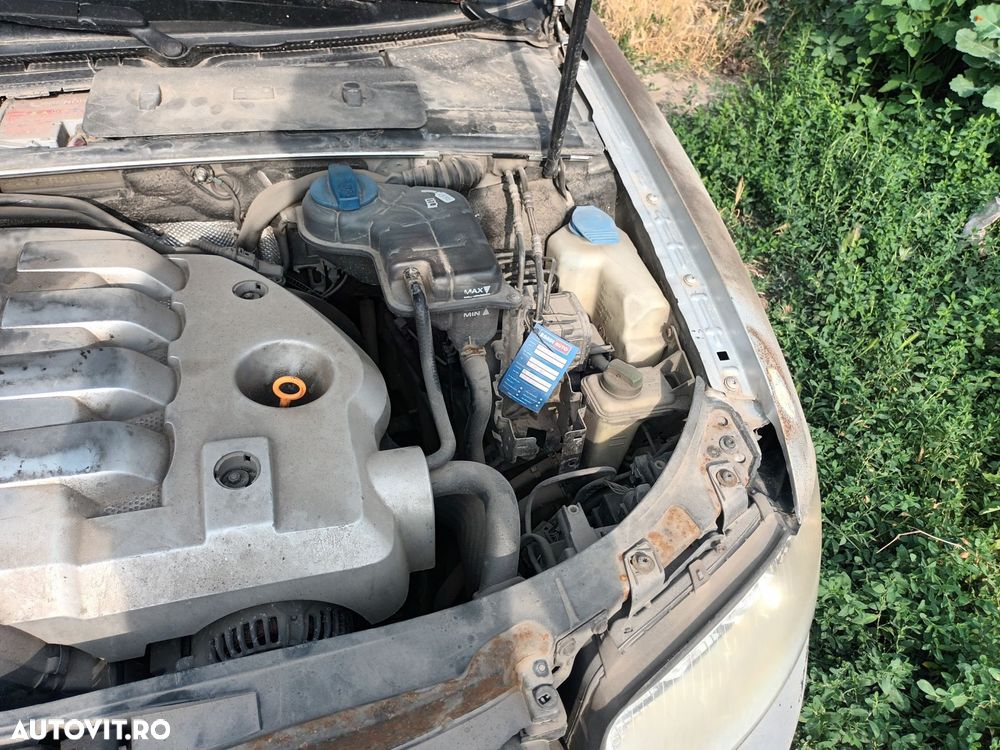 Dezmembrari  Audi A4 B6 (8E)  2000  > 2004 1.9 TDI Motorina - 6