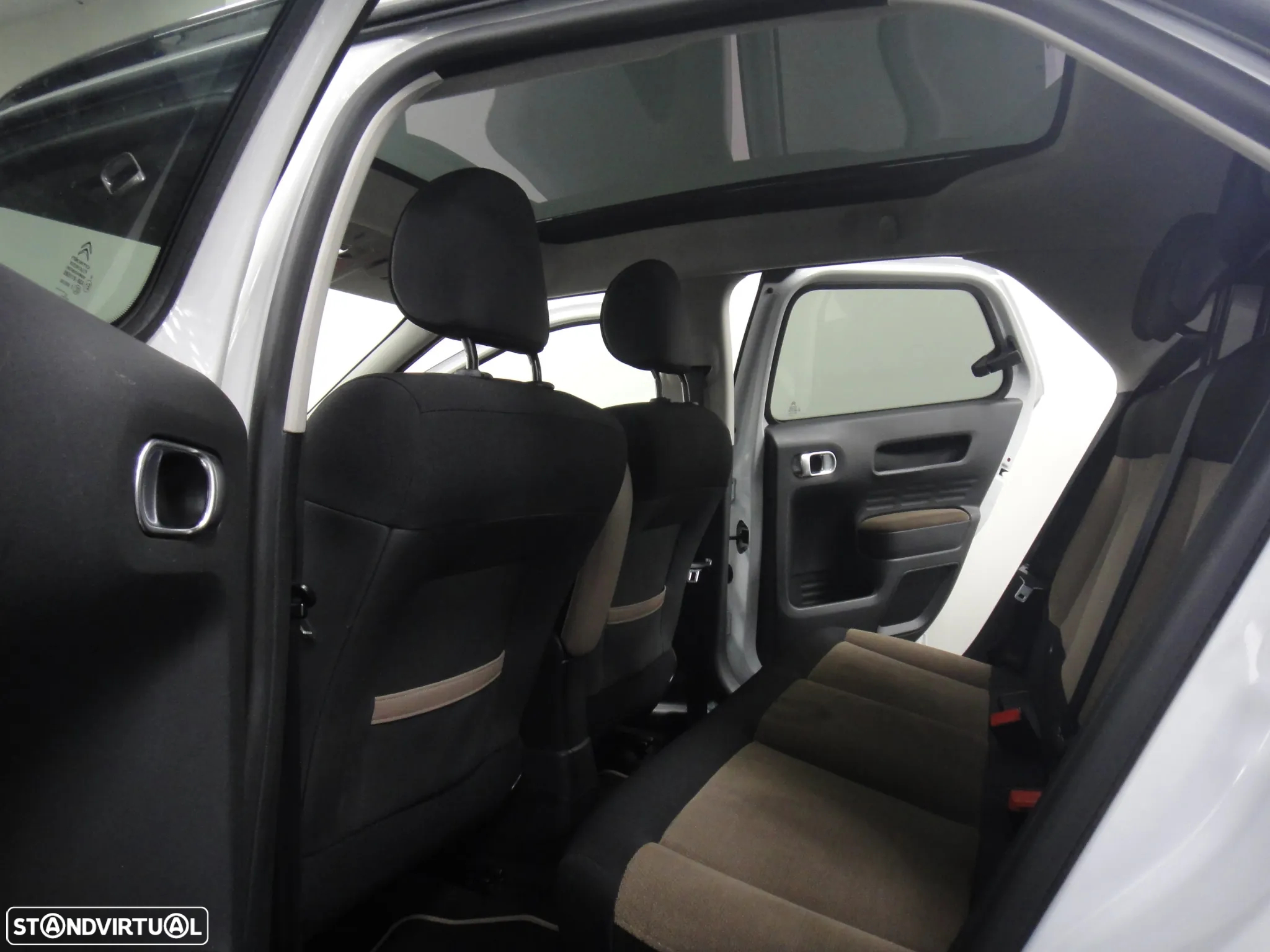 Citroën C4 Cactus 1.2 PureTech Shine - 17
