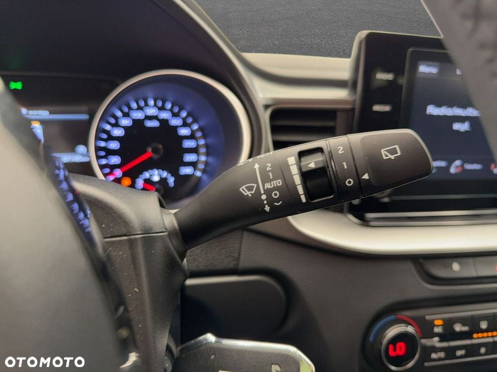 Kia Ceed - 24
