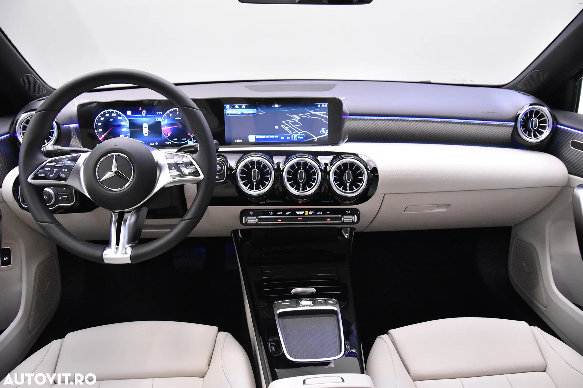 Mercedes-Benz A 200 MHEV 7G-DCT Sedan - 3