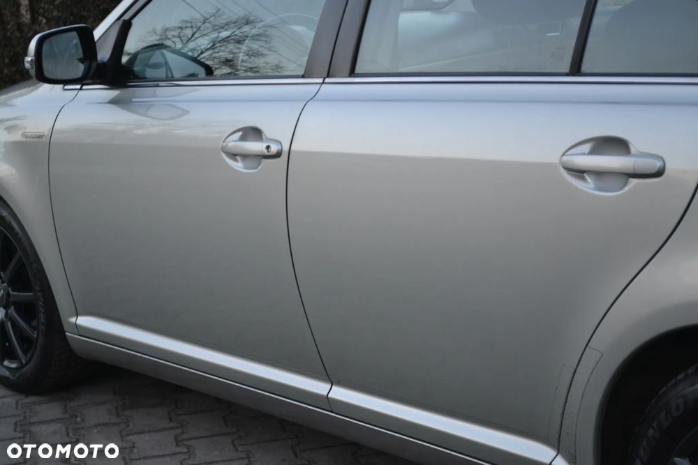 Toyota Avensis 2.0 VVT-i Executive - 10