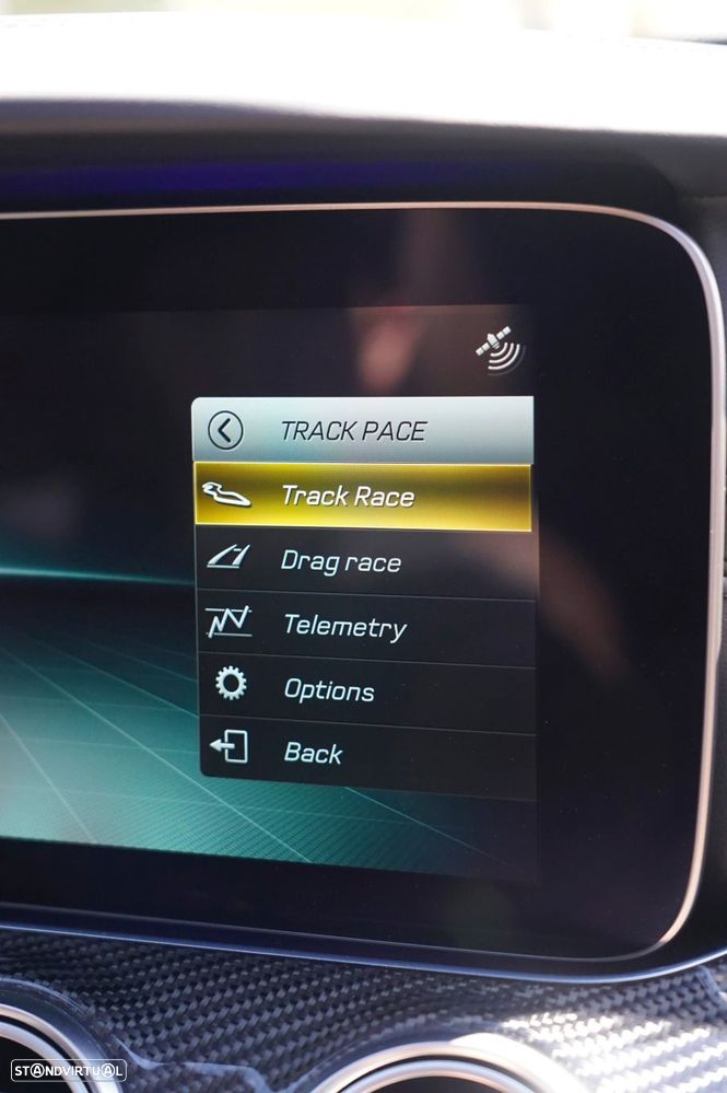 Mercedes-Benz E 63 AMG S 4-Matic+ - 53