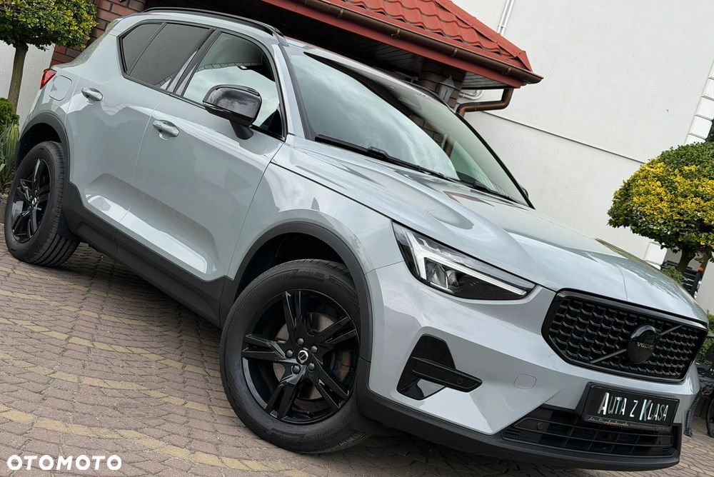 Volvo XC 40 B3 B DKG Ultra Black Edition - 4