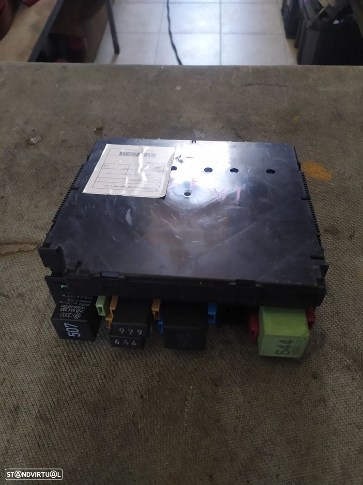 CAIXA DE FUSIVEIS VOLKSWAGEN TIGUAN / 5K0937086M