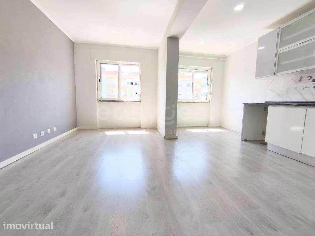 T2 Remodelado na Torre da Marinha - Pronto a Habitar - Grande imagem: 3/12