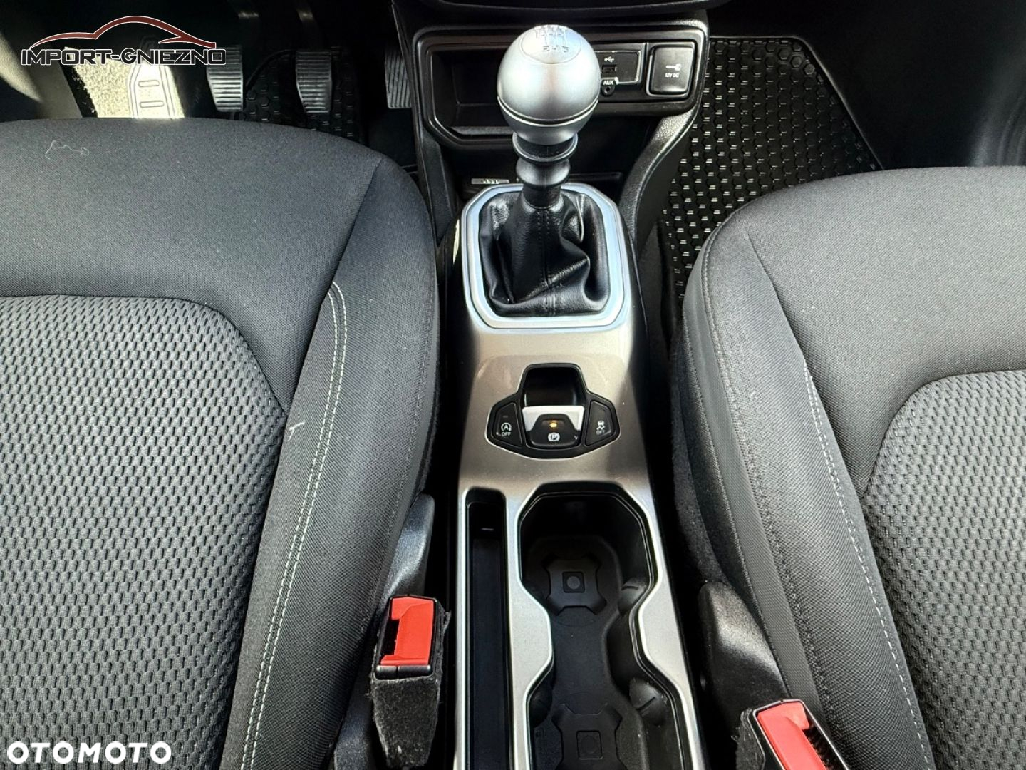 Jeep Renegade - 24