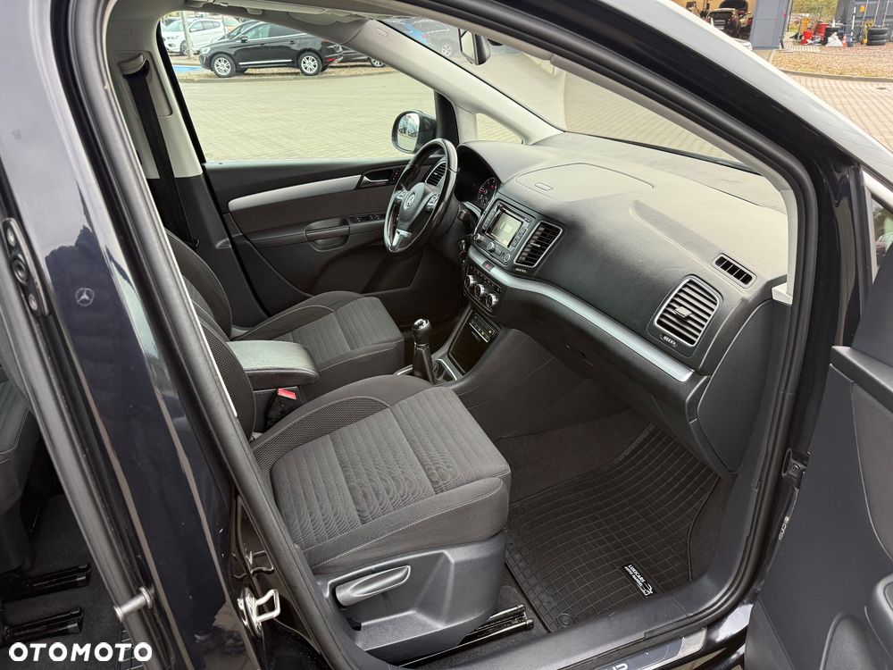 Volkswagen Sharan 2.0 TDI Comfortline - 18