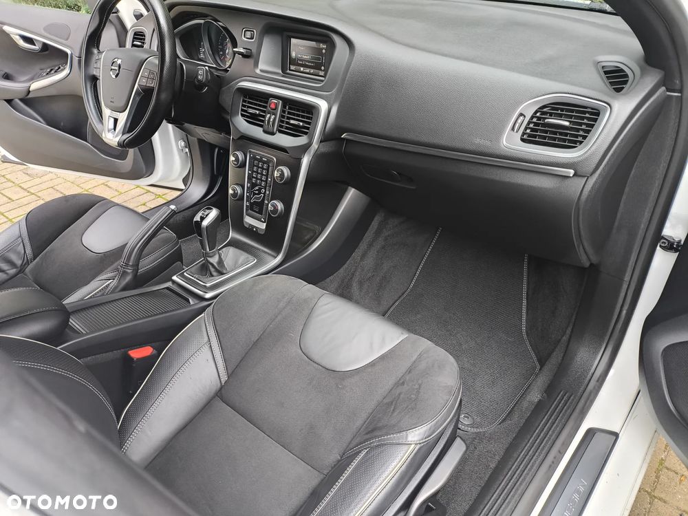 Volvo V40 D2 Drive-E Dynamic Edition - 17