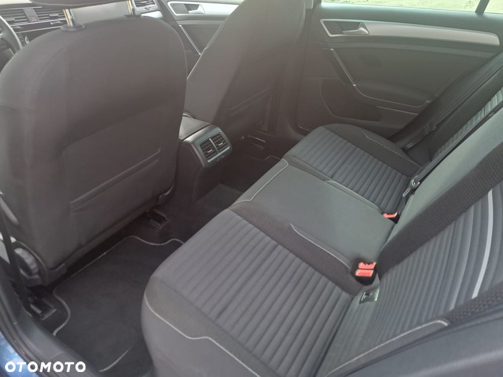 Volkswagen Golf - 19