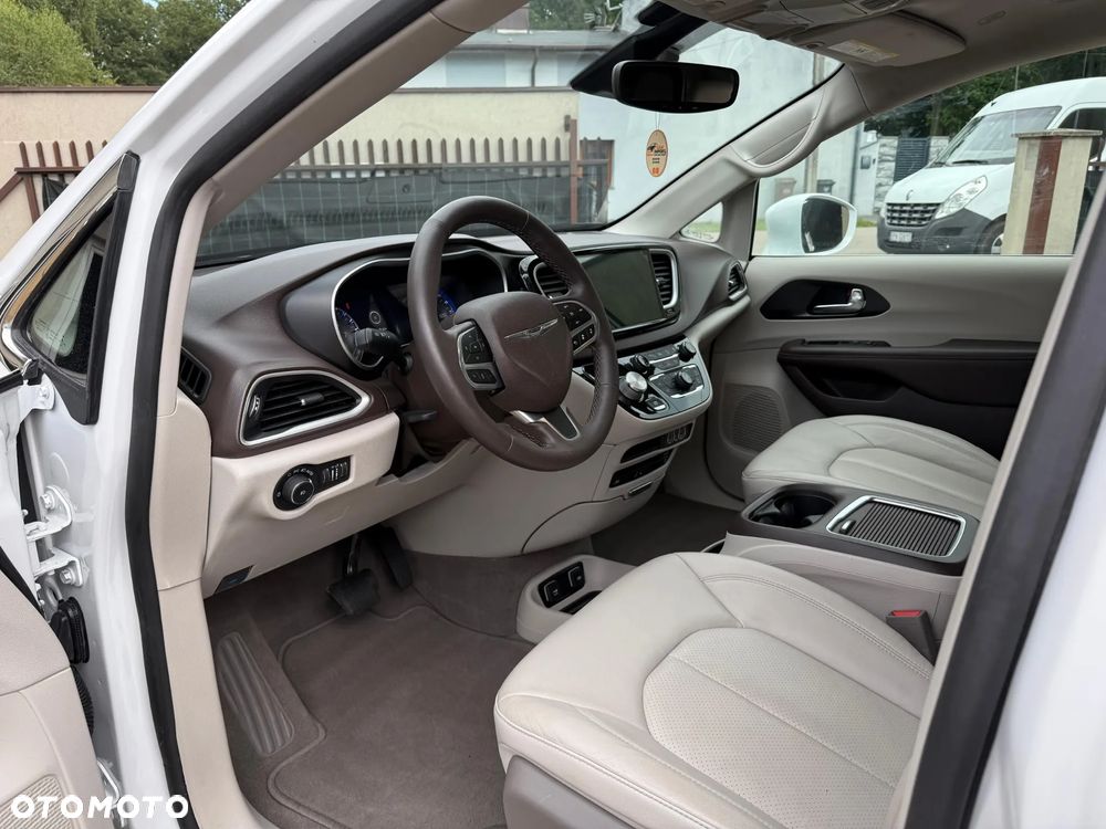 Chrysler Pacifica - 9