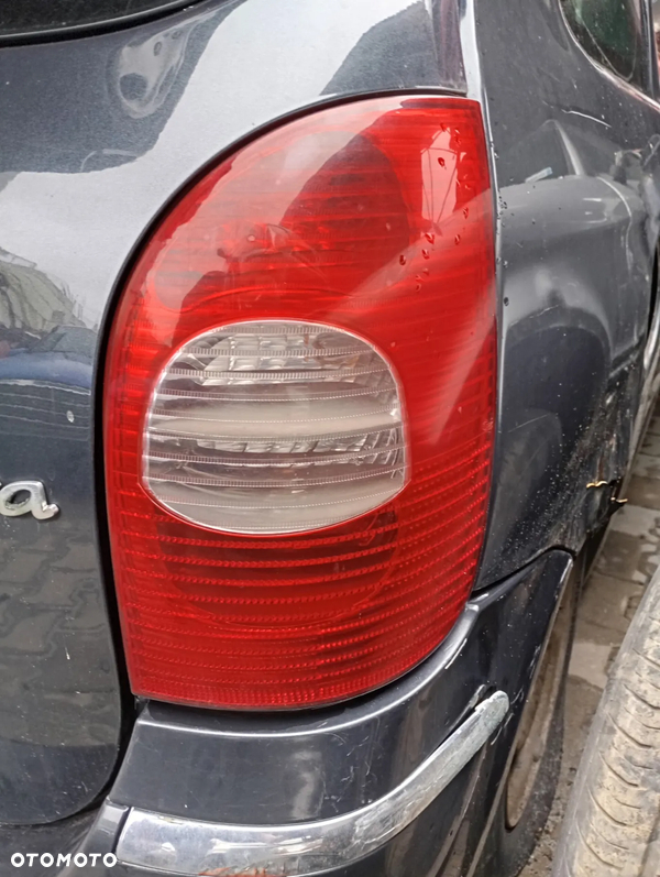 LAMPA PRAWY I LEWY TYŁ OCITROEN XSARA PICASSO