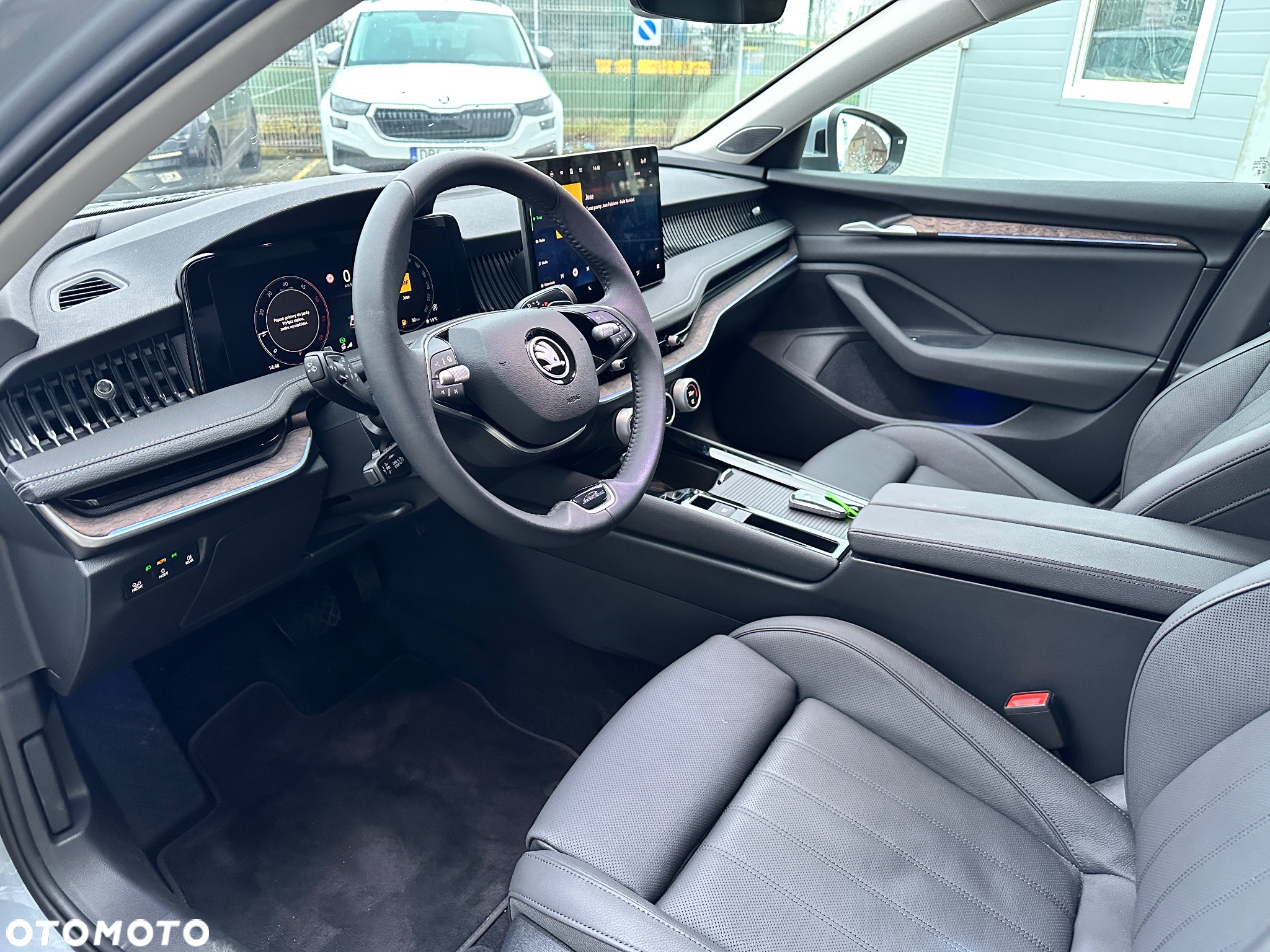 Skoda Superb 2.0 TDI SCR 4x4 L&K DSG - 12