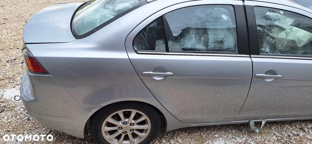 Mitsubishi lancer X sedan lampa tył prawa - 6