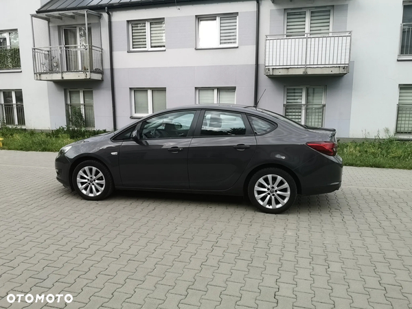Opel Astra 1.4 Turbo Color Edition