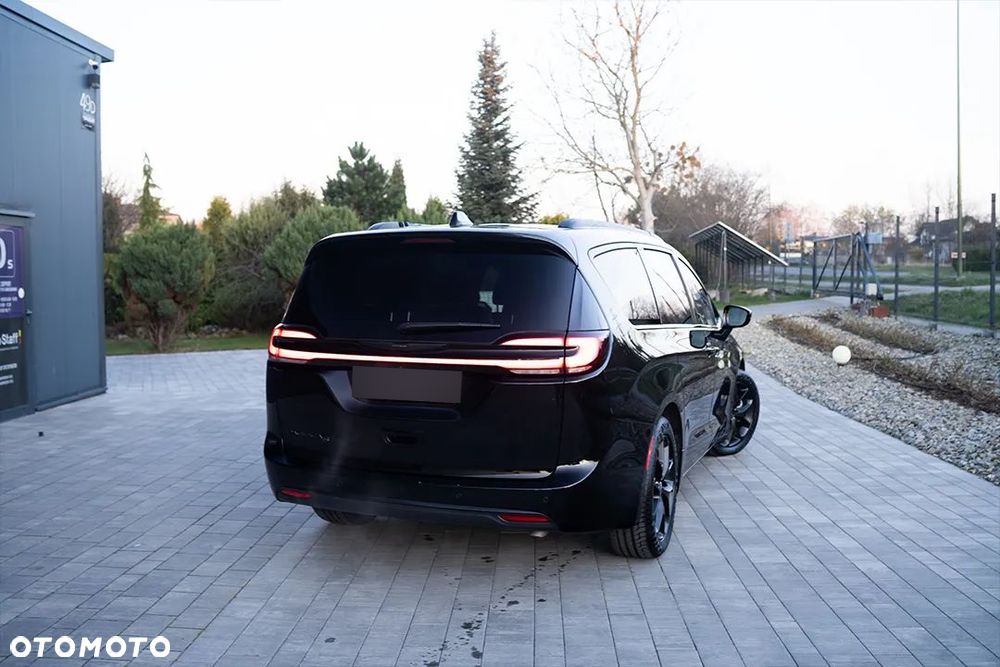 Chrysler Pacifica - 25