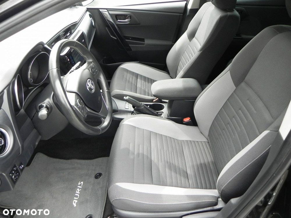 Toyota Auris - 8
