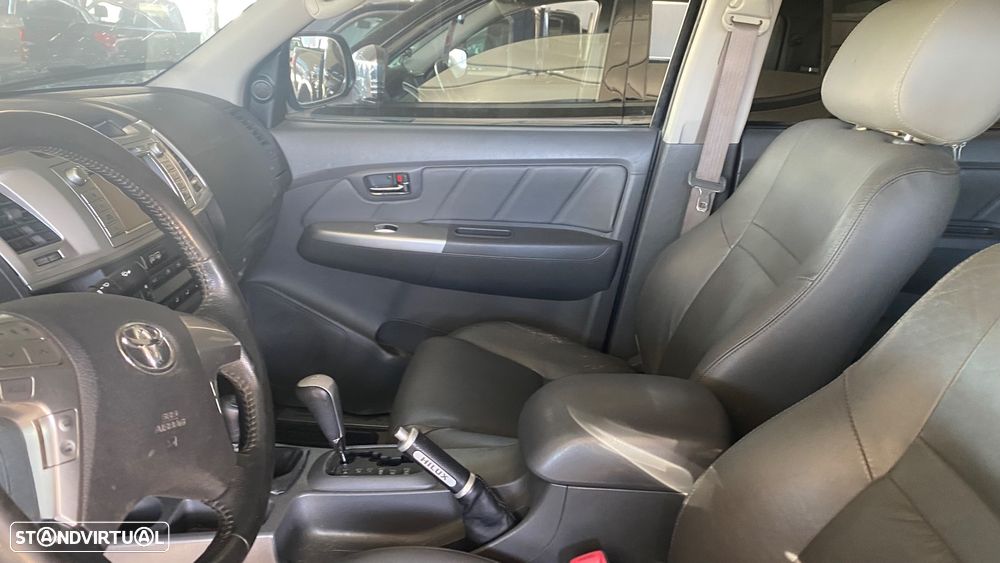 Toyota Hilux - 8