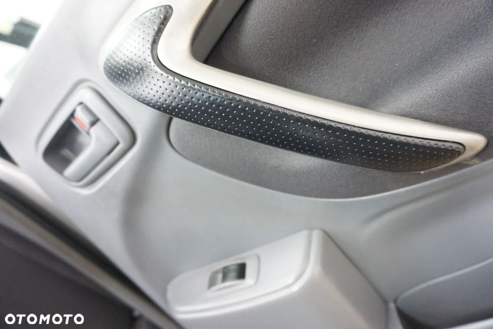 Toyota RAV4 D-4D 4x4 - 28