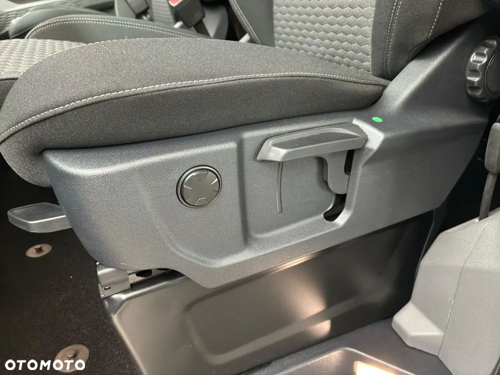 Volkswagen Caravelle - 34