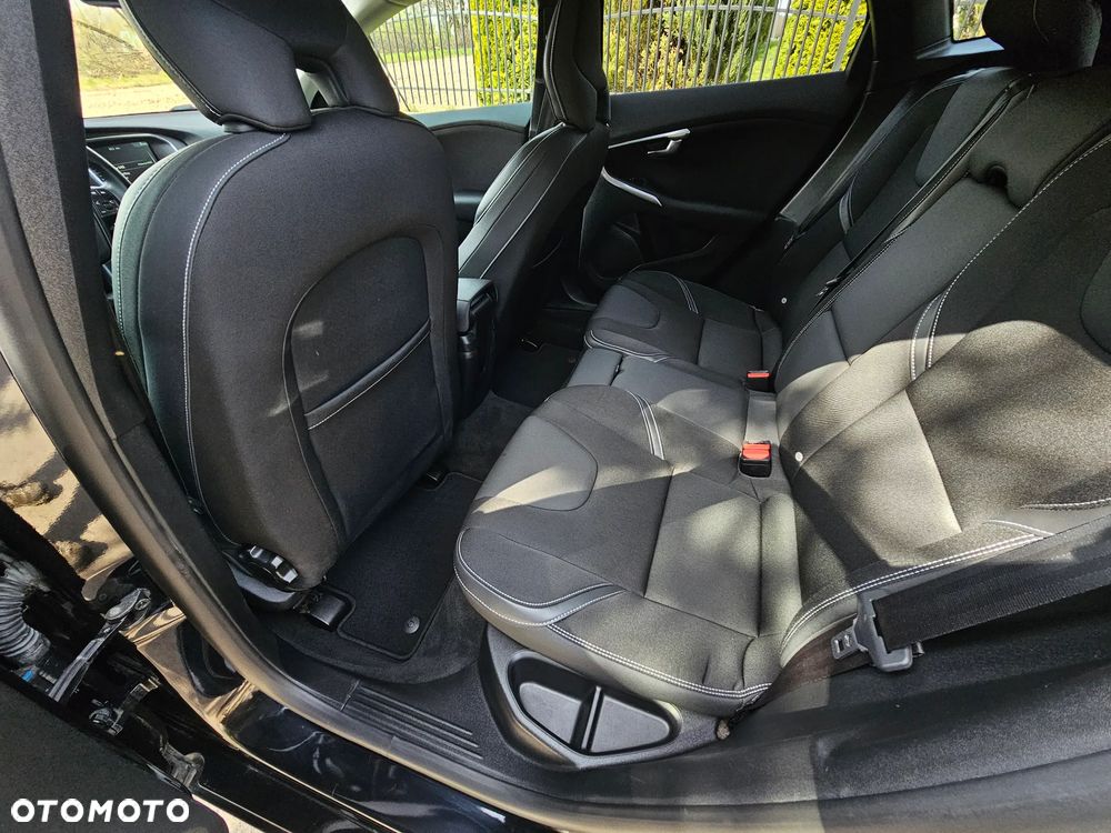 Volvo V40 D2 Ocean Race - 17