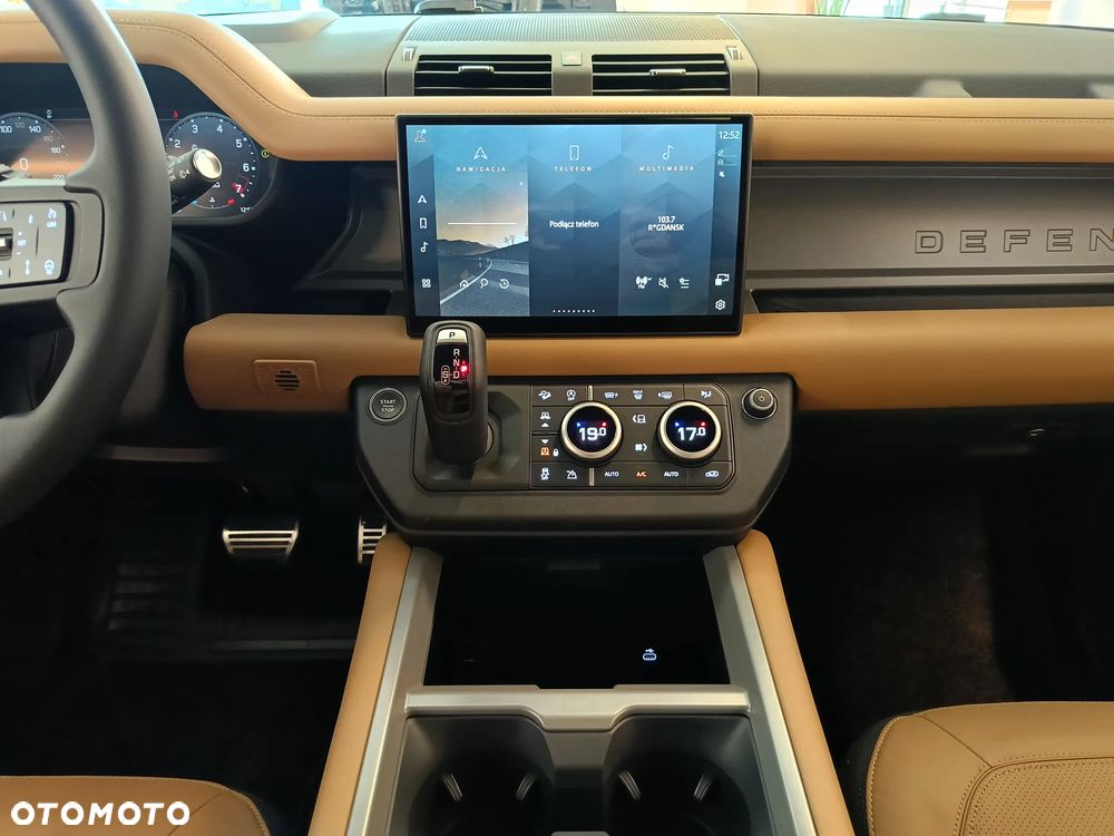 Land Rover Defender 5.0 P500 V8 - 22