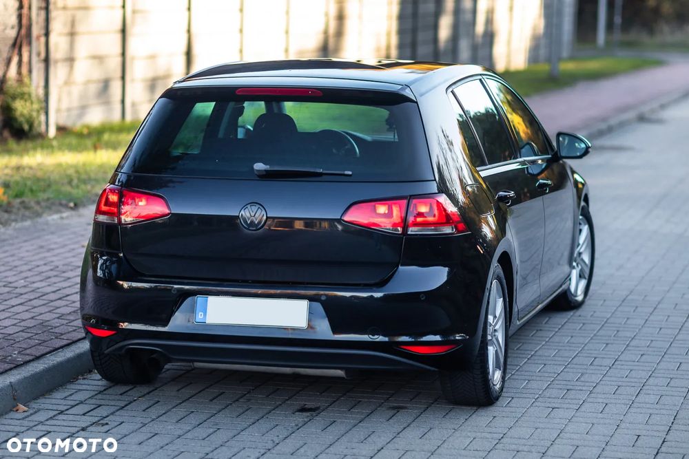 Volkswagen Golf - 6