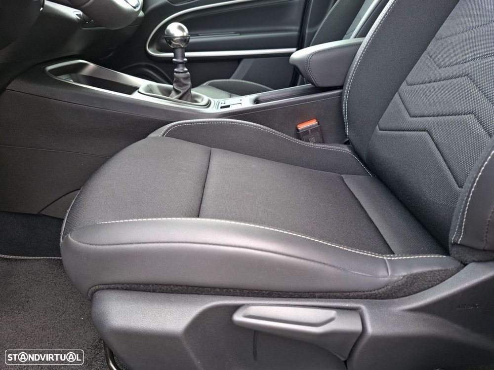 Jeep Avenger 1.2 GSE T3 Altitude - 26