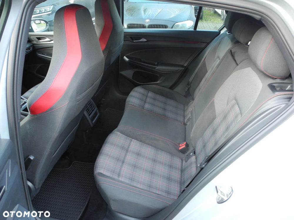 Volkswagen Golf - 21