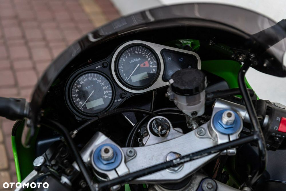 Kawasaki ZX - 9
