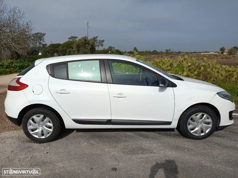 Renault Mégane 1.5 dCi Dynamique S - 2