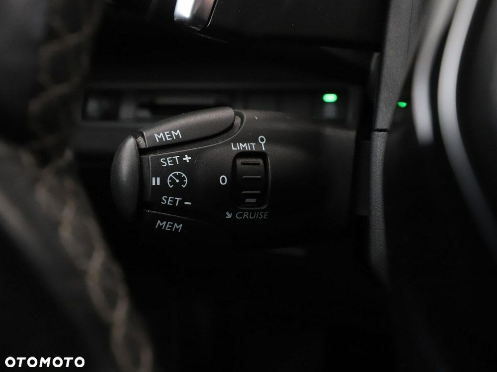 Peugeot 5008 1.2 PureTech Active S&S EAT6 - 34