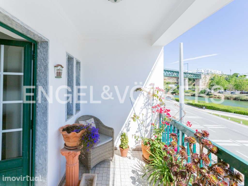 Apartamento T3 com Vista Rio no Centro de Tavira - Grande imagem: 3/45