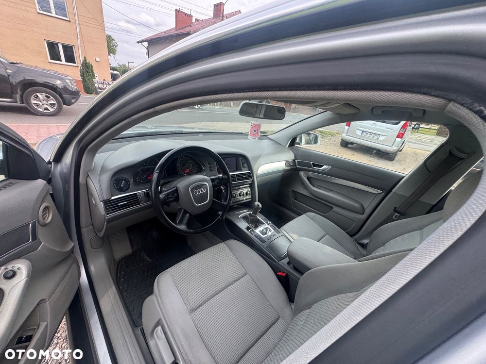 Audi A6 Limousine 2.4 - 18