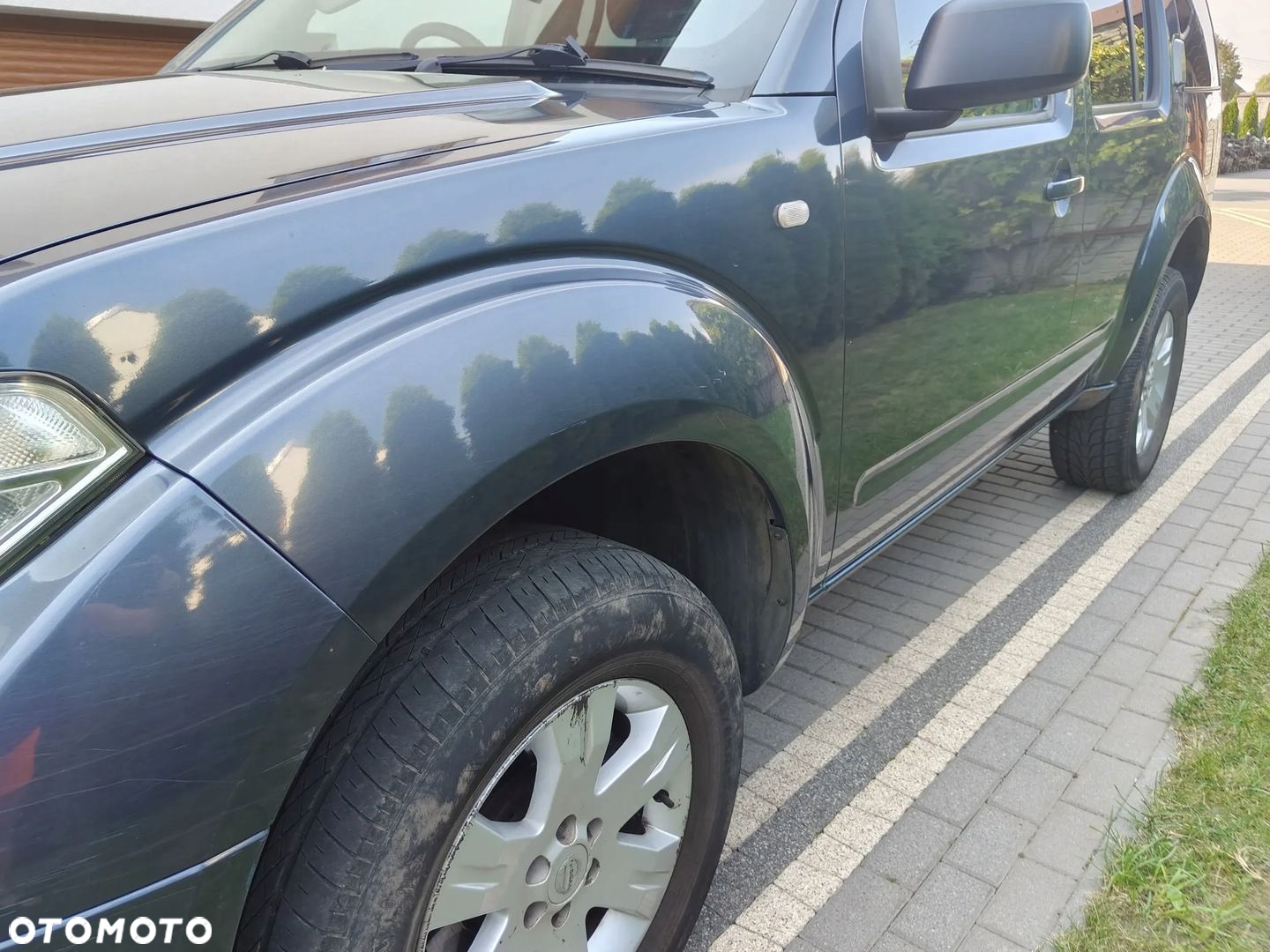 NISSAN PATHFINDER R51 BŁOTNIK LEWY PRZEDNI PRZÓD Z KIERUNKOWSKAZEM B25 - 6