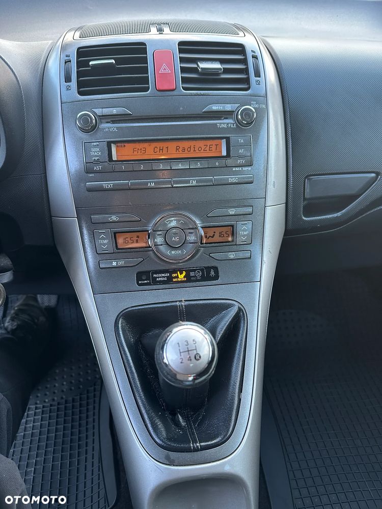 Toyota Auris 1.6 VVT-i Team - 8