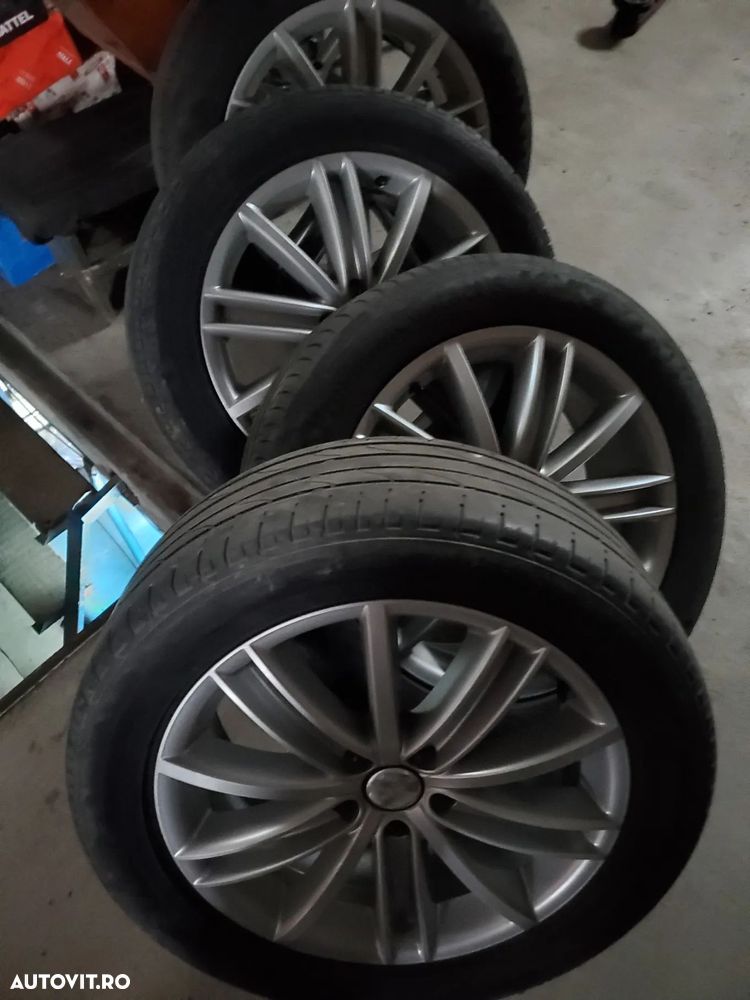 Volkswagen Tiguan - 11