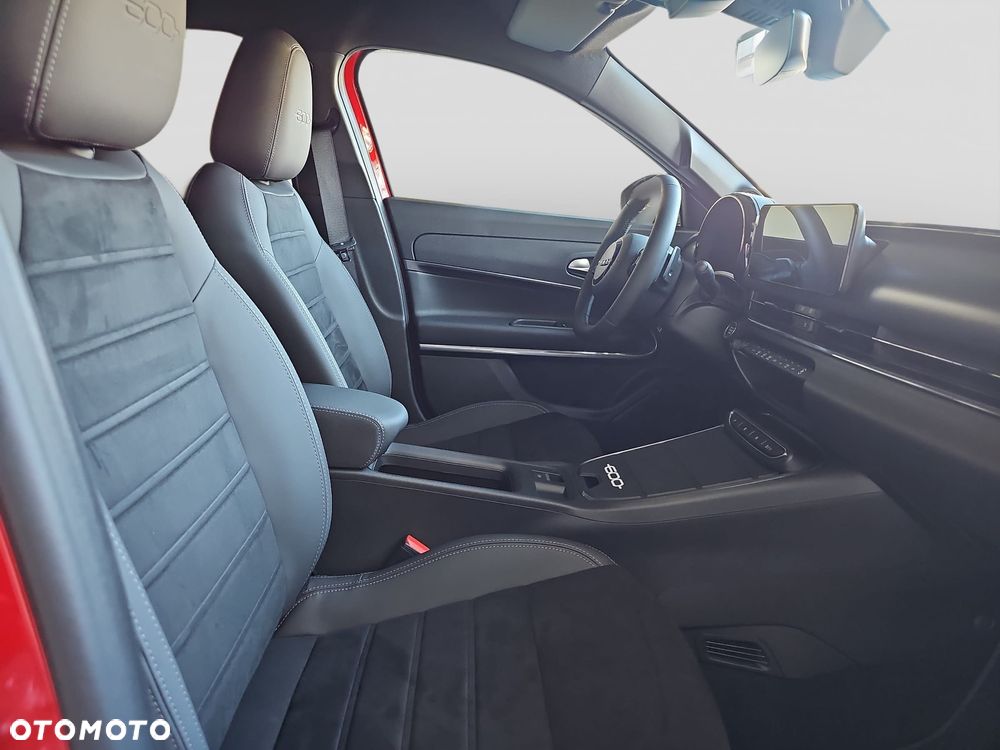 Fiat 600 1.2 Turbo Sport eDCT - 13