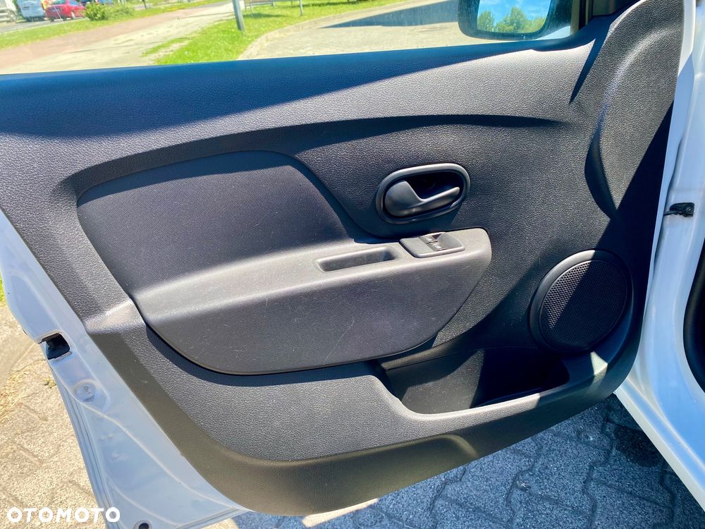 Dacia Logan 1.2 16V Laureate - 9