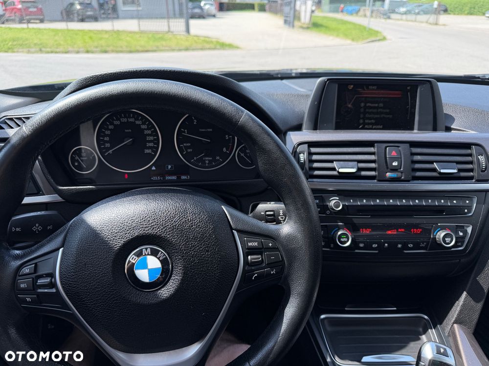 BMW Seria 3 320d xDrive Luxury Line - 21