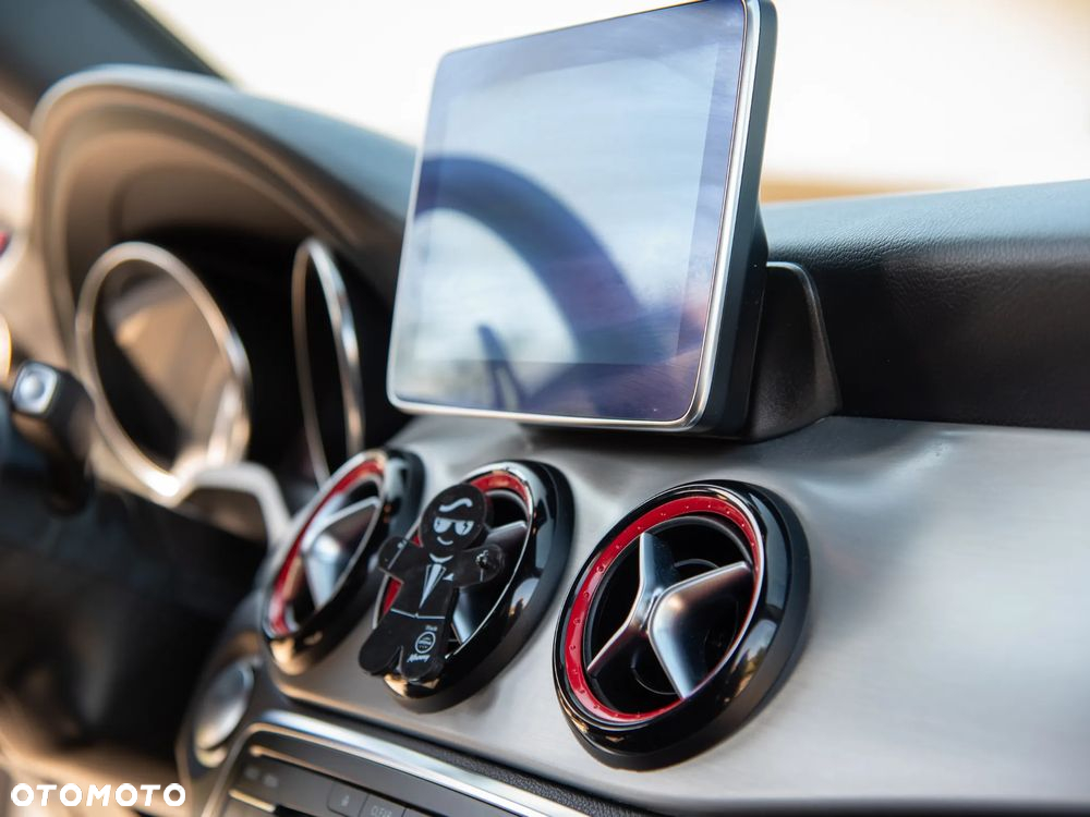 Mercedes-Benz CLA 250 4Matic 7G-DCT AMG Line - 27