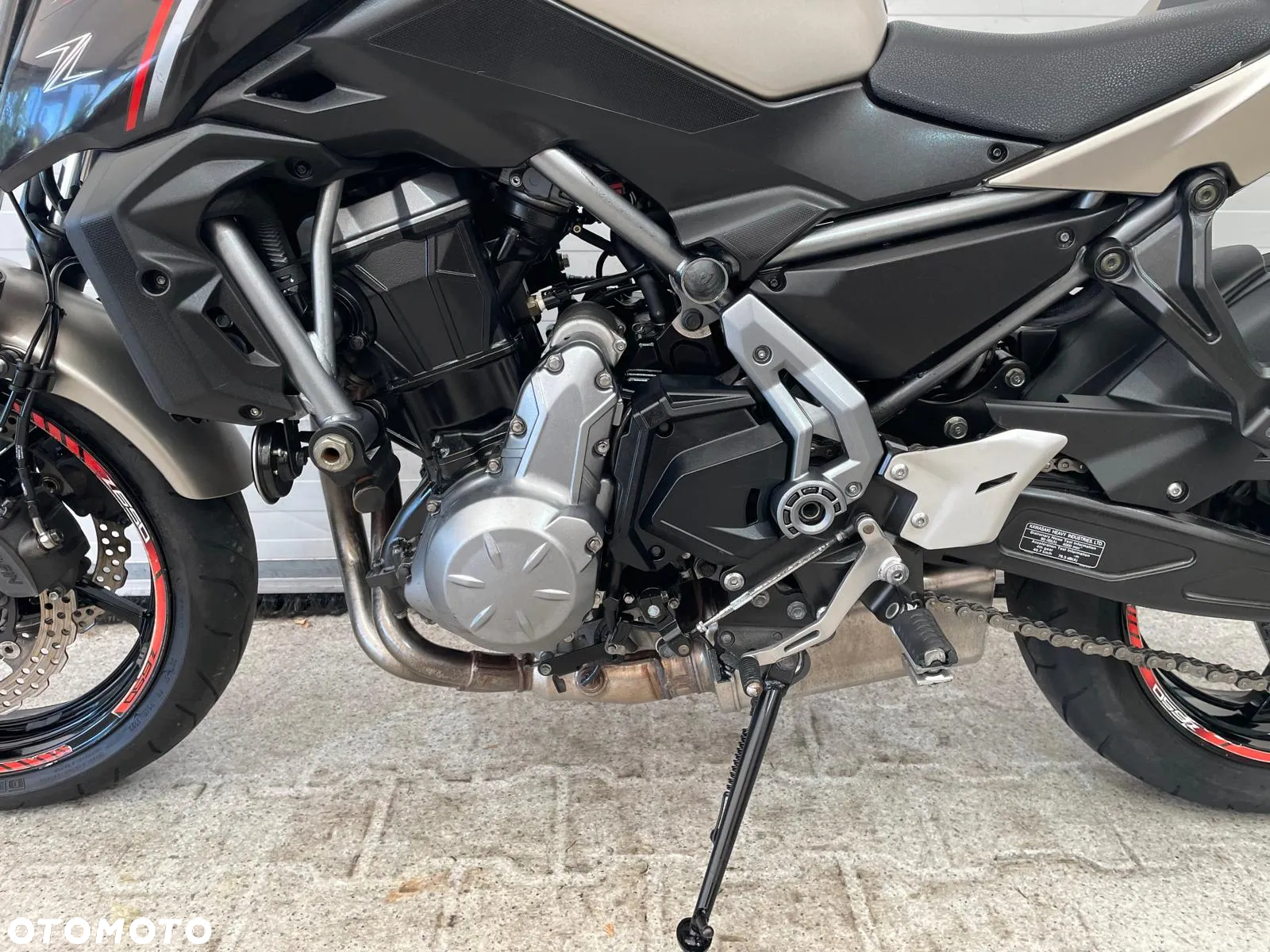Kawasaki Z 650 - 10