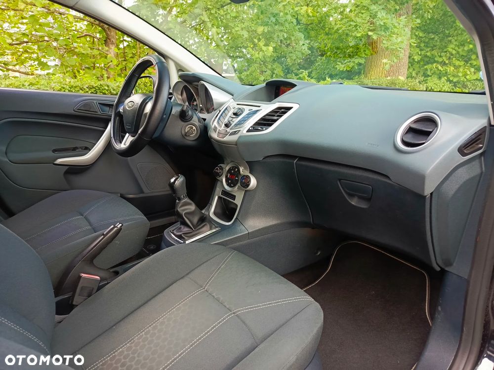 Ford Fiesta 1.25 Ambiente - 21